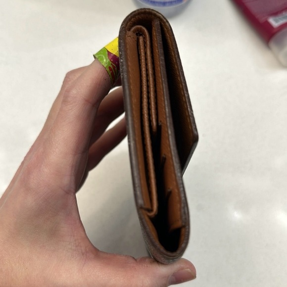 LOUIS VUITTON LONG MONOGRAM TRIFOLD - Picture 2 of 5